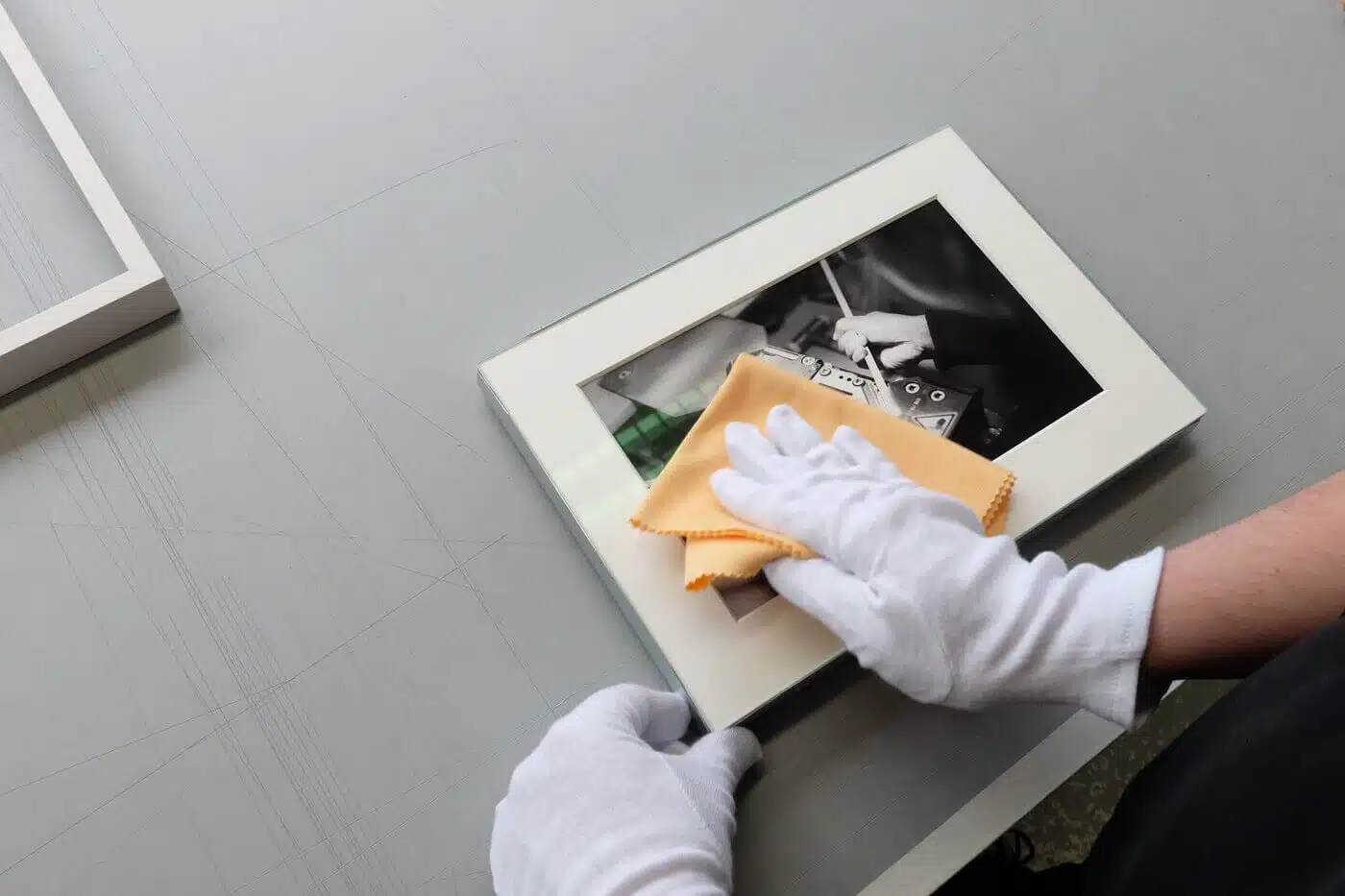 Bilderglas reinigen